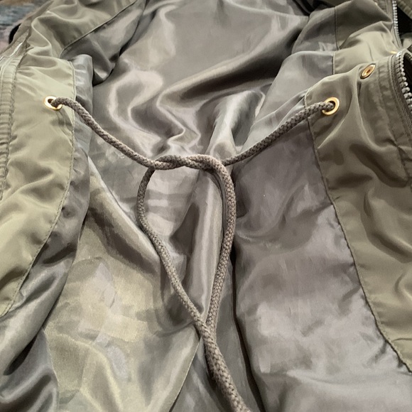 Old Navy quilted jacket - Picture 7 of 9